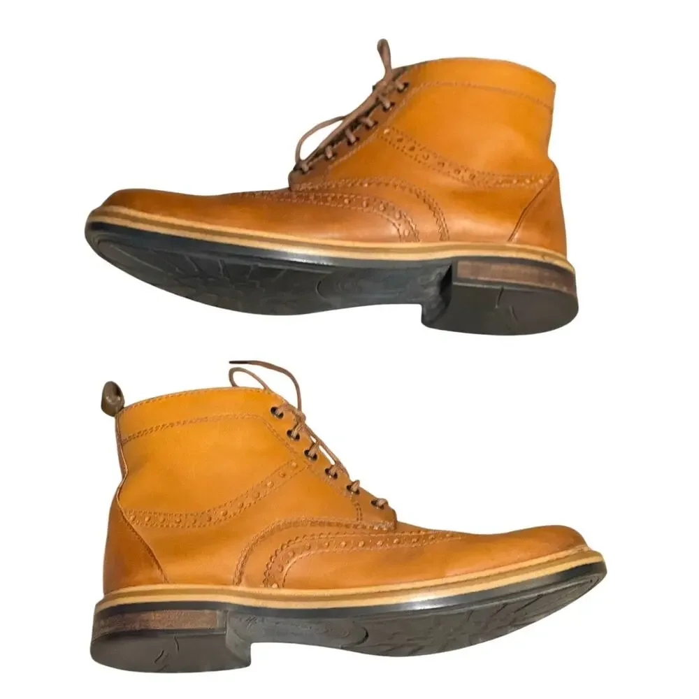 Clarks Tan Leather Wingtip Brogue Ankle Boots - size 9
